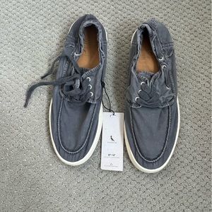 NWT Reserva Gray Canvas Lace up Sneakers Men's